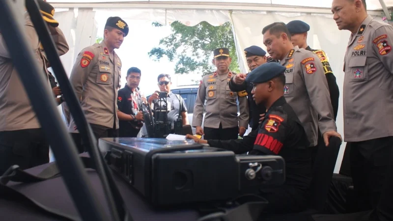 Astamaops Kapolri Komjen Pol Fadil Imran meninjau pos anti-drone di Bukit Jokowi Mandalika. Dok: Polri