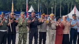 Komjen Suyudi Ario Seto memimpin apel kebangsaan sekaligus launching program “Jaga Jakarta Tanpa Narkoba” di Monas, Jakarta, Kamis (30/10/2025). (TVRI)