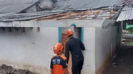 Hujan deras disertai angin kencang merusak rumah dan fasilitas umum di Gowa, Lumajang, dan Pati, berdasarkan laporan BNPB. Dok: BPBD Lumajang