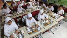 Makan Bergizi Gratis (MBG) di Sekolah Dasar. Dok: Istimewa