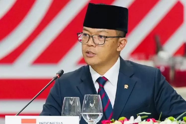 Menteri Luar Negeri Sugiono membantah isu hoaks yang menyebut Presiden Prabowo Subianto akan berkunjung ke Tel Aviv, Israel, Senin (13/10/2025). Dok: Instagram @sugiono_56
