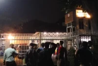 Polisi memeriksa lokasi dugaan penyekapan karyawati panti jompo di Bogor Utara, Jawa Barat. Dok: Istimewa