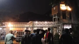 Polisi memeriksa lokasi dugaan penyekapan karyawati panti jompo di Bogor Utara, Jawa Barat. Dok: Istimewa