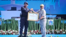 Kepala BNN Komjen Suyudi Ario Seto membuka program Jaga Jakarta Tanpa Narkoba di Monas.