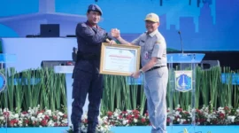 Kepala BNN Komjen Suyudi Ario Seto membuka program Jaga Jakarta Tanpa Narkoba di Monas.
