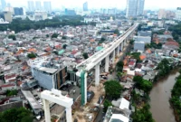 Pembangunan jalur LRT Jakarta Fase 1B Velodrome–Manggarai yang capai progres 72 persen, Oktober 2025.. Dok: Istmewa