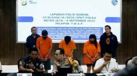 Polisi rilis kasus penipuan trading crypto senilai Rp3 miliar di Polda Metro Jaya. (PMJ)