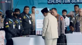 Presiden Prabowo Subianto memimpin pemusnahan 214 ton barang bukti narkoba di Lapangan Bhayangkara Mabes Polri, Jakarta. 