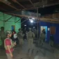 Petugas Satgas Damai Cartenz dan Polres Yahukimo melakukan penyisiran di lokasi percobaan penembakan di Kompleks Ruko Blok C, Dekai. (Polri)