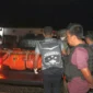Tim gabungan Satgas Operasi Damai Cartenz evakuasi korban serangan sadis KKB di Yahukimo, Papua, Kamis (2/10/2025). Dok: Polri