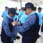 Sekjen DPD RI Mohammad Iqbal melepas kontingen Setjen DPD RI untuk Pornas Korpri XVII 2025 Palembang. Dok: DPD RI