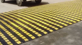 Speed table-pembatas jalan untuk mengurangi kecepatan kendaraan. Dok: Istimewa