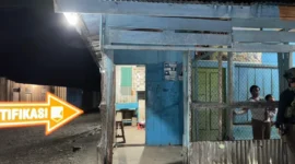 Petugas Satgas Operasi Damai Cartenz mengamankan lokasi penganiayaan di Dekai, Yahukimo. (Polri)
