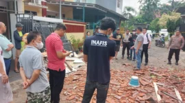 Ledakan rumah di Taman Palem Lestari, Cengkareng Barat, Jakarta Barat yang menyebabkan kerusakan parah dan korban luka bakar. Dok: PMJ