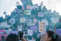 Ilustrasi, Mengapa diskusi perang selalu soal tentara pria? Teori Feminisme mengungkap bagaimana pengalaman perempuan terabaikan dalam politik global. Dok: Istimewa.