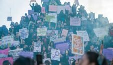 Ilustrasi, Mengapa diskusi perang selalu soal tentara pria? Teori Feminisme mengungkap bagaimana pengalaman perempuan terabaikan dalam politik global. Dok: Istimewa.