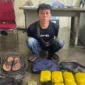 Kurir berinisial Y ditangkap Bersama barang bukti sabu seberat 9 kg dikemas dalam teh Cina di Bengkalis, Riau. Dok: Polri
