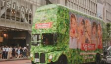 Ilustrasi, Lebih dari sekadar senjata. Identitas nasional dan kedekatan budaya menjadi kompas utama kebijakan luar negeri yang mampu menyatukan bangsa-bangsa melampaui kepentingan logistik militer di tahun 2026. Dok: Istimewa.