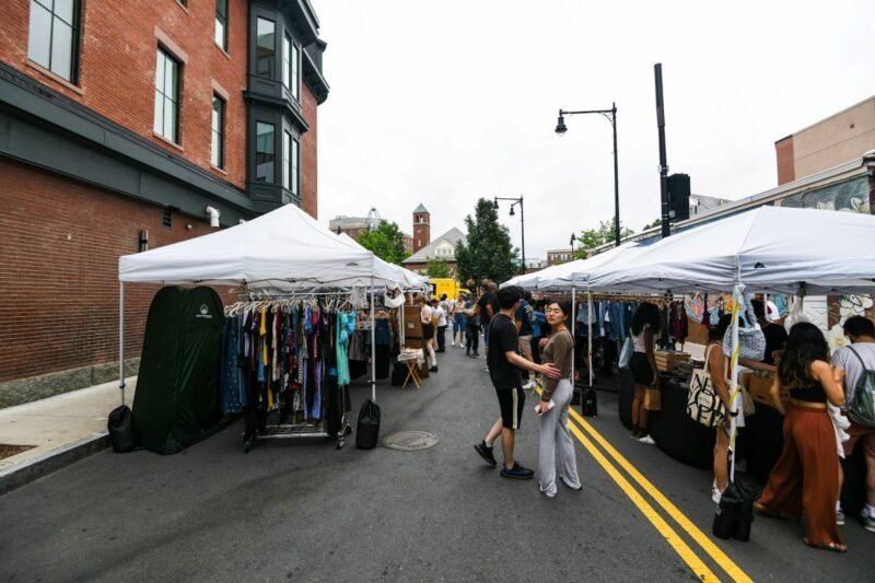 Ilustrasi, Dari Cottagecore hingga Barbiecore, mengapa internet terobsesi mengkategorikan estetika dengan akhiran -core? Dok: Istimewa.