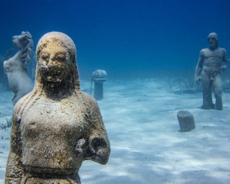 Ilustrasi, Dari Atlantis yang tenggelam hingga kota emas El Dorado, mari bertualang menelusuri kisah peradaban hebat yang hilang ditelan misteri. Dok: Istimewa.