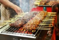 Ilustrasi, Dari pentingnya plating hingga kritik 'makan untuk konten', kita bedah fenomena mengapa makanan modern harus Instagrammable. Dok: Istimewa.