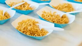 Ilustrasi, Dari penyelamat akhir bulan hingga duta bangsa non-resmi, Indomie lebih dari sekadar mi instan; ini adalah fenomena comfort food dan pengalaman budaya bersama. Dok: Istimewa.
