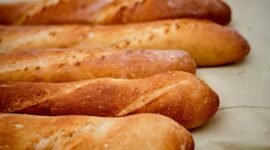 Ilustrasi, UNESCO mengakui baguette Prancis bukan karena resepnya, tetapi karena ritual sosial harian yang mengelilinginya. Dok: Istimewa.