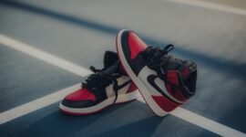 Ilustrasi, Dari Air Jordan hingga raffle yang heboh, bagaimana sepatu kets berevolusi dari alas kaki menjadi aset investasi dan simbol status. Dok: Istimewa.