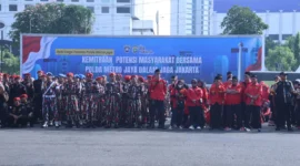 Ribuan anggota ormas mengikuti Apel Siaga Jaga Jakarta dipimpin Kapolda Metro Jaya. (Posnews/PMJ)