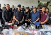 Personel gabungan TNI–Polri menyita sabu dan ganja dari rumah pelaku di Kampung Berlan. (Posnews/Ist)