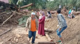 Petugas gabungan mencari korban hilang akibat banjir bandang di Kabupaten Nduga, Papua Pegunungan. (Ist)