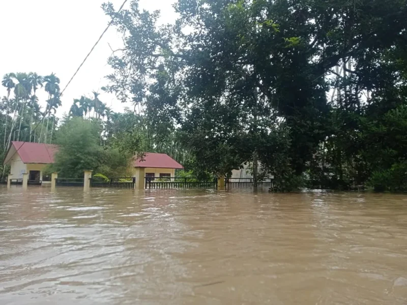 Rumah warga di Aceh terendam banjir setelah hujan deras mengguyur sejak akhir pekan. (Posnews/BPBA)