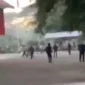 Bentrok antar-mahasiswa Universitas Negeri Makassar (UNM) pecah di Kampus Parangtambung, Rabu sore (5/11/2025). (Ist)