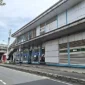 Situasi Halte TransJakarta Flyover Jatinegara tempat penumpang Veby Anandya Pratiwi kehilangan iPhone 13 akibat aksi pencurian. (Posnews/wikipedia)