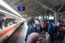 Ilustrasi, Calon penumpang ingin naik Kereta Api. (Posnews/Ist)