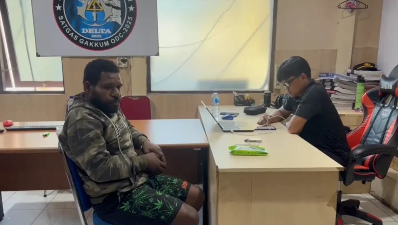 Satgas Damai Cartenz menangkap Maam Taplo, pentolan KKB pelaku pembunuhan keji di Kiwirok.