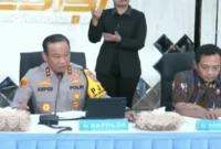 Kapolda Metro Jaya Irjen Asep Edi Suheri mengumumkan delapan tersangka kasus fitnah ijazah palsu Presiden Jokowi dalam konferensi pers, Jumat (7/11/2025). (Ist)