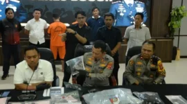 Kapolres Bogor AKBP Wikha Ardilestanto menjelaskan kronologi pembunuhan sadis di Jagorawi. (Posnews/Ist)