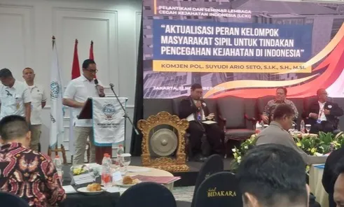 Kepala BNN Komjen Suyudi Ario Seto memaparkan strategi pemberantasan narkoba dalam seminar LCKI di Hotel Bidakara, Jakarta Selatan. (Posnews/Ist)