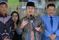 Ketua Komisi Percepatan Reformasi Polri Jimly Asshiddiqie memberikan keterangan pers terkait polemik Perpol Nomor 10 Tahun 2025 usai putusan Mahkamah Konstitusi di Jakarta Selatan, Kamis (18/12/2025).
(Posnews/Ist)