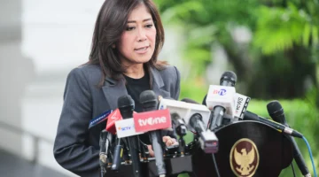Menteri Komunikasi dan Digital Meutya Hafid mengumumkan aturan pembatasan akses media sosial bagi anak di bawah 16 tahun di Jakarta.
(Posnews/Setpres)