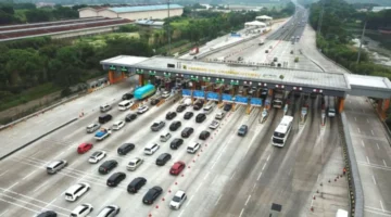 Kepadatan kendaraan di Tol Jakarta-Cikampek saat arus mudik Lebaran 2026. (Posnews/Ist)