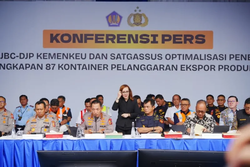 Kapolri Listyo Sigit Prabowo saat konferensi pers pengungkapan ekspor ilegal CPO di Tanjung Priok, Jakarta Utara. (Ist)