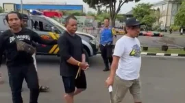 Perangkat desa di Tuban tewas dibacok karena cinta segitiga. Pelaku ditangkap Pors Tuban tanpa perlawanan. (Ist)