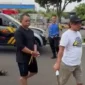 Perangkat desa di Tuban tewas dibacok karena cinta segitiga. Pelaku ditangkap Pors Tuban tanpa perlawanan. (Ist)