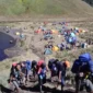 Pendaki bertahan di kawasan Ranu Kumbolo menunggu evakuasi setelah erupsi Gunung Semeru. (Dok: Wisata Gunung Indonesia)
