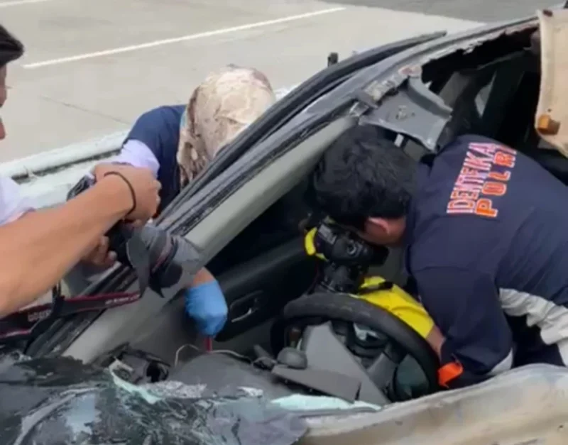 Mobil Nissan X-Trail yang dikendarai kurir ekstasi saat kecelakaan di Tol Bakauheni. (Posnews)