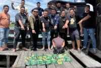 Tim Satresnarkoba Polrestabes Medan menangkap kurir sabu di perairan Asahan. (Posnews/Ist)
