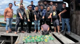 Tim Satresnarkoba Polrestabes Medan menangkap kurir sabu di perairan Asahan. (Posnews/Ist)
