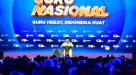 Presiden Prabowo Subianto menyampaikan pidato di Hari Guru Nasional 2025 di Indonesia Arena. (Posnews/Ist)
